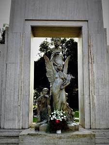 Fragment pomnika polskich inżynierów w Limie. Popiersie J.E. Habicha (fot. Jędrzej Kotarski)