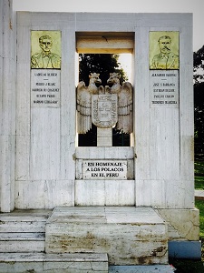 Fragment pomnika polskich inżynierów w Limie. Popiersia W. Klugera i A. Babińskiego (fot. Jędrzej Kotarski)