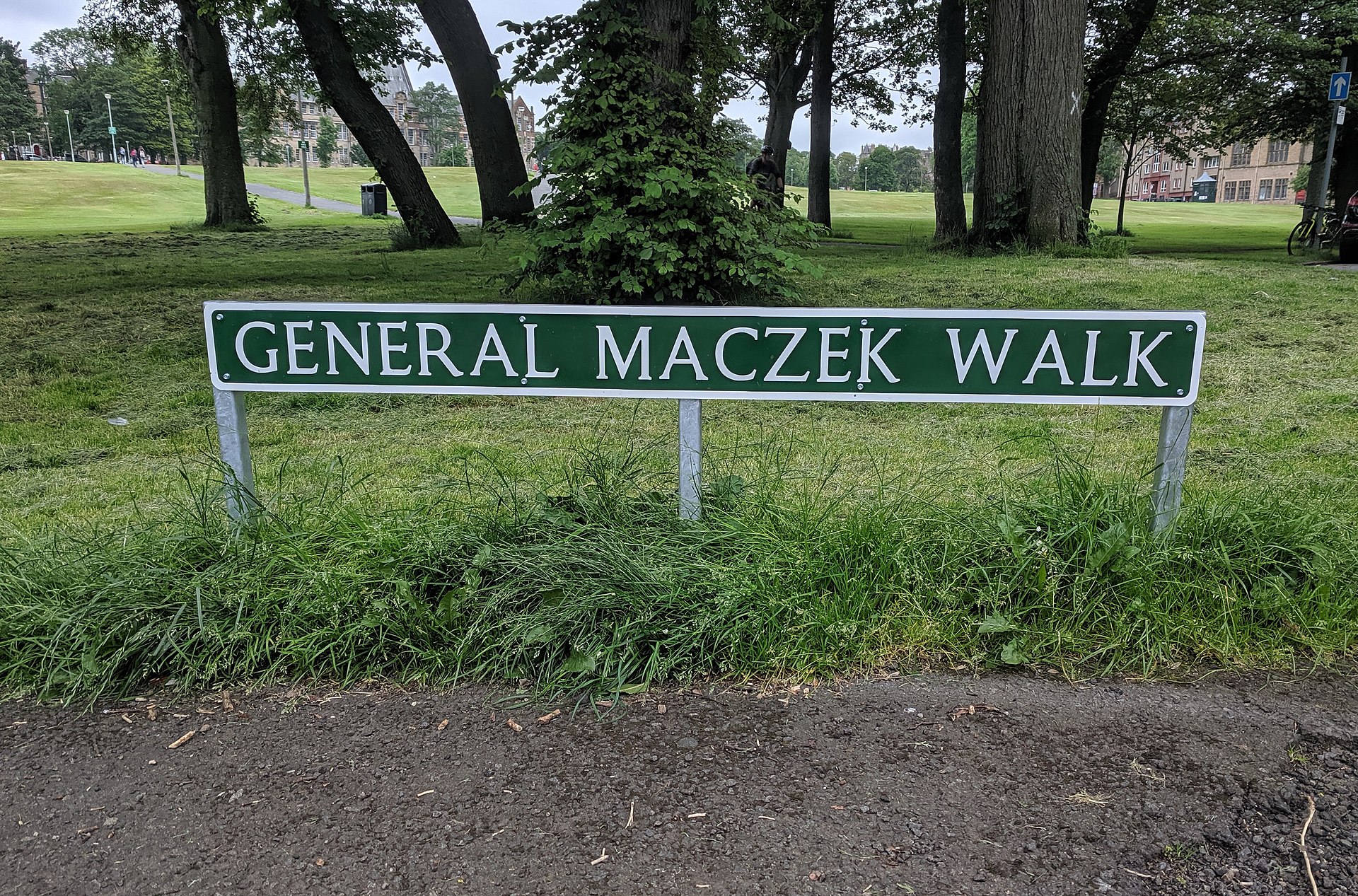 Aleja gen. Maczka w parku Maedows w Edynburgu Aleja gen. Maczka w parku Maedows w Edynburgu, domena publiczna